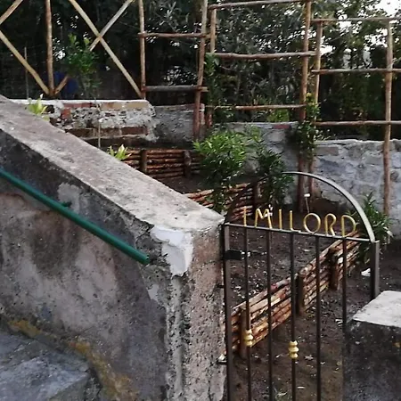 فندق مبيت وإفطار I Milord *